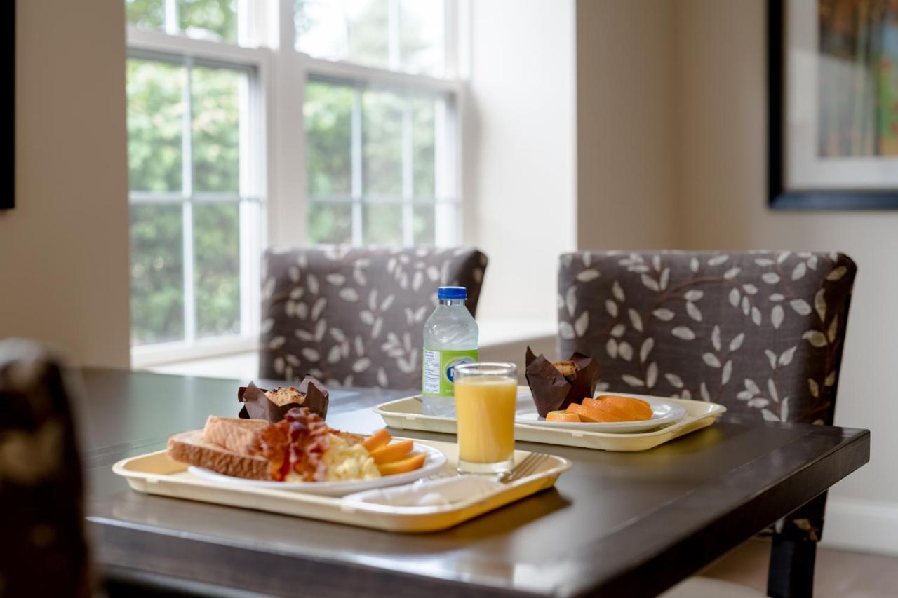Amsterdam Inn & Suites Sussex Eksteriør bilde