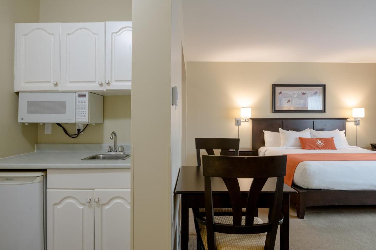 Amsterdam Inn & Suites Sussex Eksteriør bilde