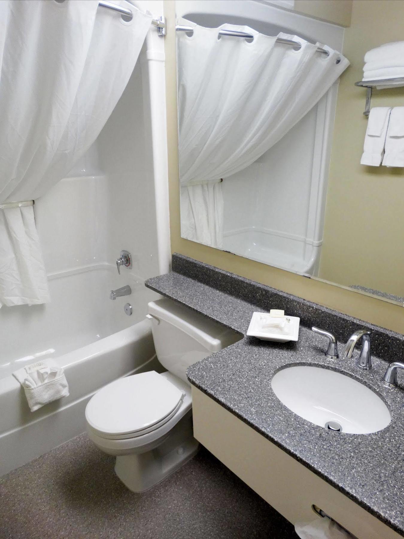 Amsterdam Inn & Suites Sussex Eksteriør bilde